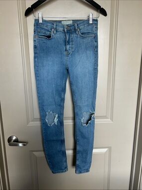 Free People Light Blue Distressed Women’s Skinny Jeans Size 27